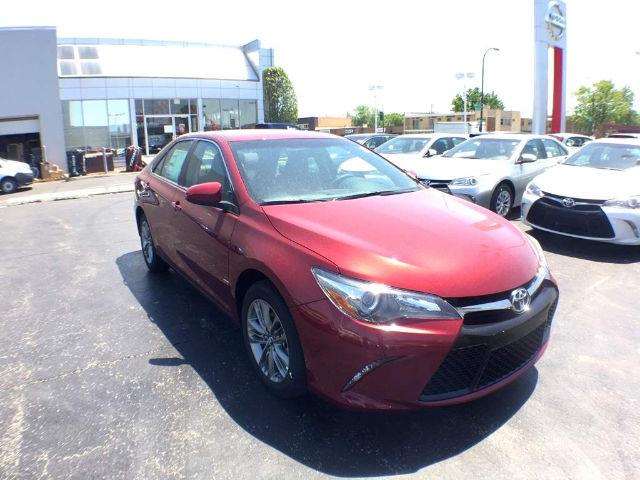 2017 Toyota Camry SE 4dr Sedan